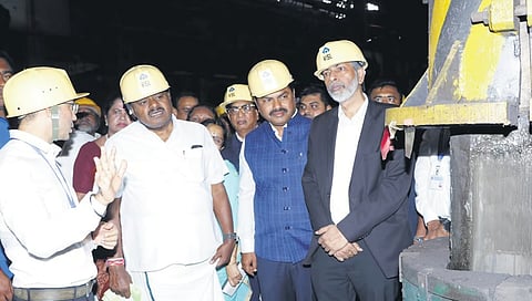 ವಿಐಎಸ್‌ಎಲ್ ಘಟಕಕ್ಕೆ ಕುಮಾರಸ್ವಾಮಿ ಭೇಟಿ