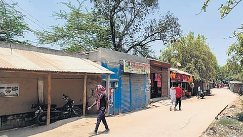ರಾಯಚೂರಿನ ಸಿಂಧನೂರಿನಲ್ಲಿರುವ ನಿರಾಶ್ರಿತರ ಶಿಬಿರ