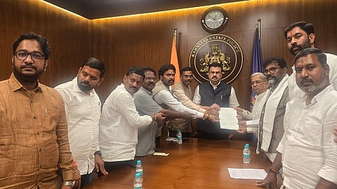 ಕಾಂಗ್ರೆಸ್ ನಾಯಕರ ವಿರುದ್ಧ ಕಾನೂನು ಕ್ರಮ ಕೈಗೊಳ್ಳುವಂತೆ ಆಗ್ರಹಿಸಿ, ಪೊಲೀಸ್ ಮಹಾ ನಿರ್ದೇಶಕರಿಗೆ ಬಿಜೆಪಿ ನಿಯೋಗ ಮನವಿ ಸಲ್ಲಿಸಿತು. 