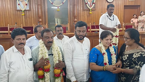 ಶಾಸಕ ಸ್ವರೂಪ್ ಪ್ರಕಾಶ್ ಜೊತೆ ಎಂ.ಚಂದ್ರೇಗೌಡ, ಮತ್ತು ಲತಾದೇವಿ ಸುರೇಶ್‌