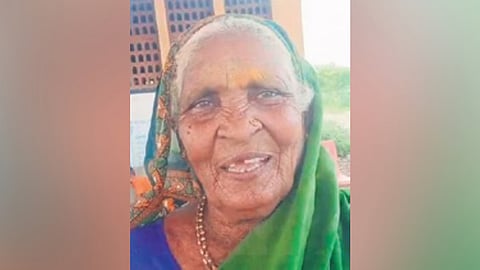 ವೃದ್ಧ ಮಹಿಳೆ ಅಕ್ಕತಾಯಿ ಲಂಗೂಟಿ