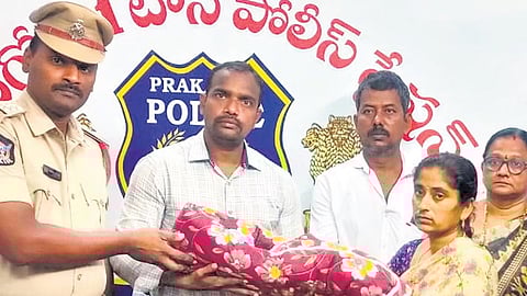 10,000 ರೂ.ಗೆ ಮಗು ಮಾರಾಟ ಮಾಡಿದ್ದ ಅಂಗನವಾಡಿ ಕಾರ್ಯಕರ್ತೆ: ಆಂಧ್ರ ಪ್ರದೇಶ ಪೊಲೀಸರಿಂದ ಶಿಶು ರಕ್ಷಣೆ