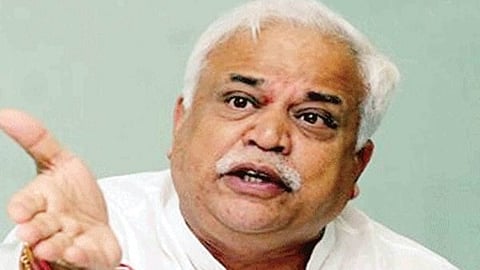 ಆರ್ ವಿ ದೇಶಪಾಂಡೆ 