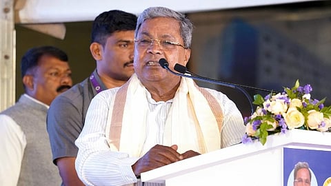 CM siddaramaiah stops speech amid Azaan