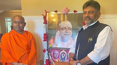 ನ್ಯೂಜೆರ್ಸಿಯ ಆದಿ ಚುಂಚನಗಿರಿ ಮಠದಲ್ಲಿ ಡಿಕೆ.ಶಿವಕುಮಾರ್.