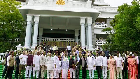 ಸಂಪುಟ ಸಭೆಗೆ ಮುನ್ನ ತೆಗೆದ ಚಿತ್ರ