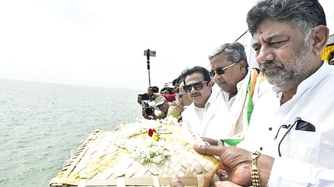 ತುಂಗಭದ್ರಾ ಜಲಾಶಯಕ್ಕೆ ಸಿಎಂ ಸಿದ್ದರಾಮಯ್ಯ ಬಾಗಿನ ಅರ್ಪಣೆ: ಮುಖ್ಯಮಂತ್ರಿಯೊಬ್ಬರು ಬಾಗಿನ ಅರ್ಪಿಸಿದ್ದು ಇದೇ ಮೊದಲು!