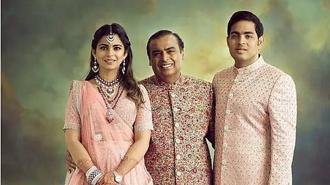ಇಶಾ ಅಂಬಾನಿ-ಮುಕೇಶ್ ಅಂಬಾನಿ-ಆಕಾಶ್ ಅಂಬಾನಿ