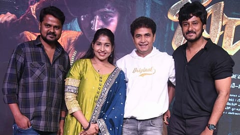 ಚಿತ್ರ ತಂಡದೊಂದಿಗೆ ನಟ ಶರಣ್