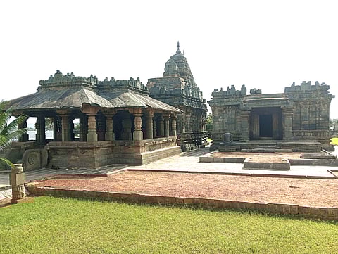 ಗದಗ ಸಮೀಪದ ಲಕ್ಕುಂಡಿ ಗ್ರಾಮದಲ್ಲಿ ಪುರಾತನ ದೇವಾಲಯ ಸಂಕೀರ್ಣ
