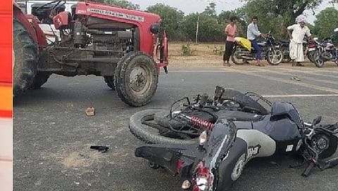 ಅಪಘಾತಕ್ಕೀಡಾದ ಬೈಕ್