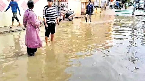 A day after BBMP cleaned flooded homes at Sai Baba Layout in Horamavu, it was flooded again after moderate to heavy rain on Saturday.