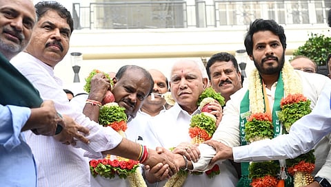 ಎಚ್ ಡಿ ಕುಮಾರಸ್ವಾಮಿ - ಬಿಎಸ್ ಯಡಿಯೂರಪ್ಪ ಹಾಗೂ ನಿಖಿಲ್ ಕುಮಾರಸ್ವಾಮಿ