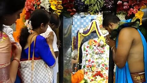 HD Kumaraswamy Family on Sunday Had darshan of Lord  Siddeshwar 