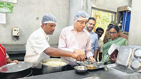 BBMP Chief Commissioner Tushar Girinath inspects Indira Canteen in RR Nagar