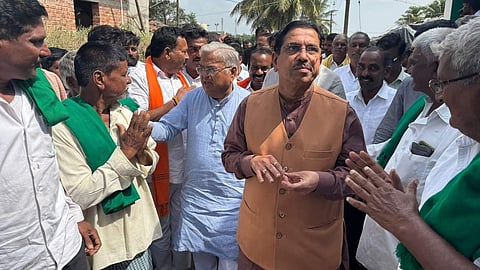 ಮೃತ ರೈತನ ಪೋಷಕರ ಭೇಟಿಯಾದ ಬಿಜೆಪಿ ನಿಯೋಗ.