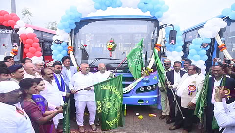 Ramalinga Reddy launches New Buses