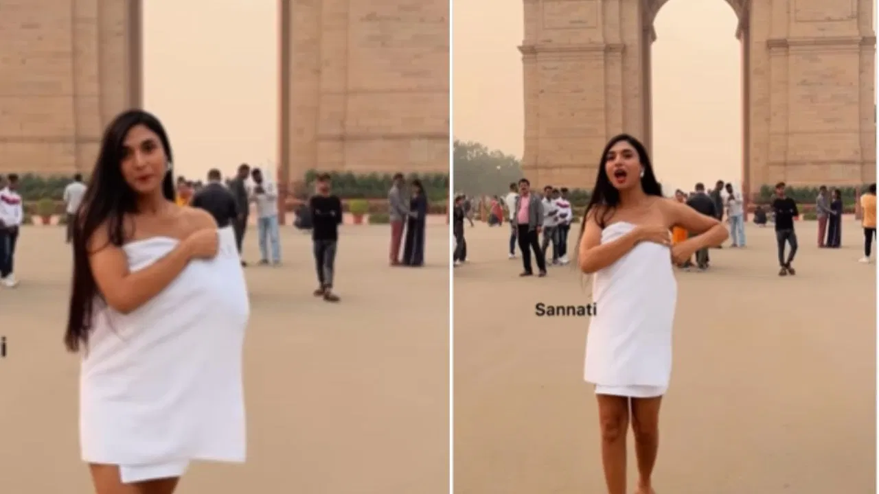 Model's towel dance at India Gate