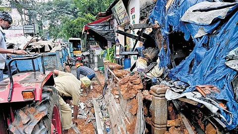 ನಗರದಲ್ಲಿ ಮಳೆ ಅವಾಂತರ ತಡೆಯಲು ಪಾಲಿಕೆ ಸಿದ್ಧತೆ: ತಗ್ಗು ಪ್ರದೇಶಗಳಲ್ಲಿ 80 ಅರ್ಥ್‌ಮೂವರ್‌ಗಳ ನಿಯೋಜನೆಗೆ ಸೂಚನೆ