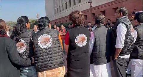 Protest outside parliament 