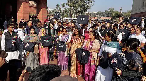 Congress MPs protest