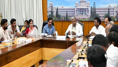 CM Siddaramaiah meeting with Cinema artisit