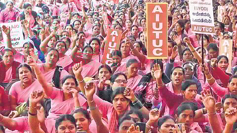 ಆಶಾ ಕಾರ್ಯಕರ್ತೆಯರು.