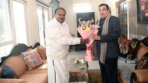 ನಿತಿನ್ ಗಡ್ಕರಿ ಜೊತೆಗಿರುವ ಕುಮಾರಸ್ವಾಮಿ
