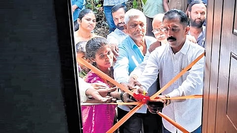 ಬಿಎಂ ಶಂಕ್ರು ಮತ್ತು ವಸಂತಿ ಅವರ ಹೊಸ ಮನೆಯನ್ನು ಉದ್ಘಾಟಿಸಿದ ಗಣೇಶ್.