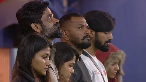 BBK11: ನಡೆದೇ ಹೋಯ್ತು ಮಿಡ್ ವೀಕ್ ಎಲಿಮಿನೇಷನ್: ದೊಡ್ಮನೆಯಿಂದ ಹೊರಬಂದಿದ್ದು ಯಾರೂ ಊಹಿಸದ ಸ್ಪರ್ಧಿ?
