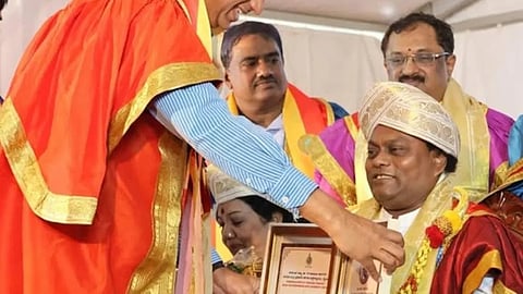 ಹಿರಿಯ ನಟಿ ಗಿರಿಜಾ ಲೋಕೇಶ್, ಸಾಧು ಕೋಕಿಲಗೆ ಗೌರವ ಡಾಕ್ಟರೇಟ್ ಪ್ರದಾನ!