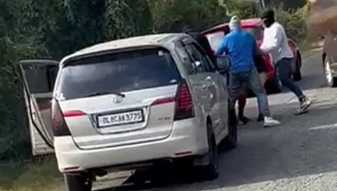 ಮೈಸೂರು: ಕೇರಳ ಉದ್ಯಮಿ ಮೇಲೆ ಹಲ್ಲೆ; ಕಾರು, ನಗದು ದೋಚಿ ಪರಾರಿ