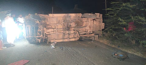 ಕ್ರೂಸರ್ ವಾಹನ ಪಲ್ಟಿ