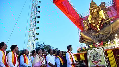 ವಿಧಾನಸೌಧದಲ್ಲಿ ಭುವನೇಶ್ವರಿ ಪ್ರತಿಮೆ ಅನಾವರಣಗೊಳಿಸಿದ ಸಿಎಂ