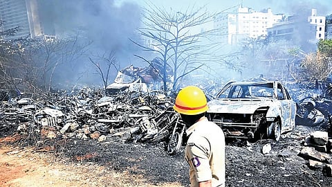  Jakkarayanakere in Srirampuram were destroyed in a fire 