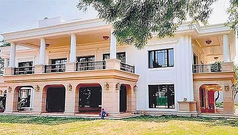 ಶೀಶ್ ಮಹಲ್