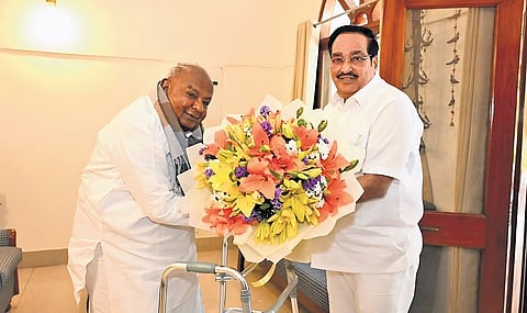 ಕೇಂದ್ರ ಜಲಶಕ್ತಿ ಸಚಿವ ಸಿಆರ್ ಪಾಟೀಲ್ ಅವರೊಂದಿಗೆ ಹೆಚ್‌ಡಿ ದೇವೇಗೌಡ