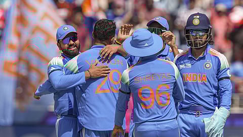 Champions Trophy 2025: Ind vs Aus: ಆಸ್ಟ್ರೇಲಿಯಾ ವಿರುದ್ಧದ ಪಂದ್ಯದಲ್ಲಿ ಕಪ್ಪು ಪಟ್ಟಿ ಧರಿಸಿದ ಟೀಂ ಇಂಡಿಯಾ ಆಟಗಾರರು