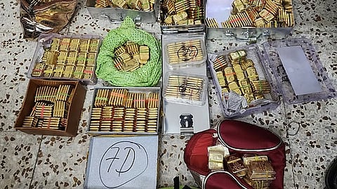 Ranya Rao Gold Smuggling ಕೇಸ್ ಬೆನ್ನಲ್ಲೇ DRI ಭರ್ಜರಿ ಬೇಟೆ: 80 ಕೋಟಿ ರೂ ಮೌಲ್ಯದ ಚಿನ್ನದ ಗಟ್ಟಿ, 1 ಕೋಟಿಗೂ ಹೆಚ್ಚು ನಗದು ವಶ! Video