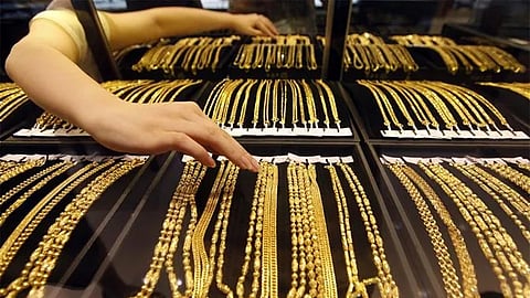 Gold rate: ಸುಂಕ ಸಮರದ ನಡುವೆ ಚಿನ್ನದ ಬೆಲೆ ಗಗನಕ್ಕೆ! 10 ಗ್ರಾಂ ಬೆಲೆ 96,450 ರೂ; ಬೆಂಗಳೂರಿನಲ್ಲಿ ಈಗ ಎಷ್ಟಿದೆ ಗೊತ್ತಾ?