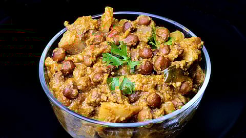 ಕಾಳು ಗೊಜ್ಜು - Kaalu gojju recipe in Kannada