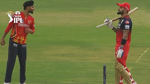 Virat Kohli caught bullying Punjab Kings bowler