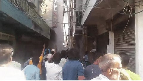 ಅಜ್ಮೀರ್: ಐದು ಅಂತಸ್ತಿನ ಹೋಟೆಲ್ ನಲ್ಲಿ ಭಾರಿ ಬೆಂಕಿ, ನಾಲ್ವರು ಸಾವು; ಪ್ರಾಣ ಉಳಿಸಿಕೊಳ್ಳಲು ಕಿಟಕಿಯಿಂದ ಹಾರಿದ ಗೆಸ್ಟ್ ಗಳು! Video
