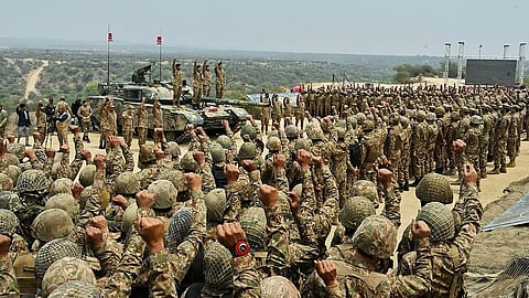 Pak Military