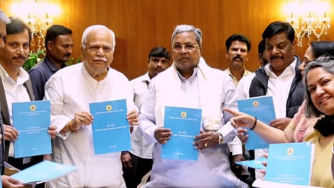 ಮುಖ್ಯಮಂತ್ರಿಗಳಿಗೆ ವರದಿ ಸಲ್ಲಿಸಿದ ಆಡಳಿತ ಸುಧಾರಣಾ ಆಯೋಗ