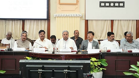 Siddaramaiah chairs meeting