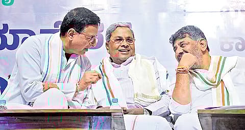 Surjewala, cm siddaramaiah, DK Shivakumar Casual Images