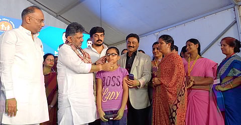 D.K. Shivakumar got his eyes checked at the Ashakirana Vision Center, inaugurated the program, distributed free glasses to others with visual impairments.