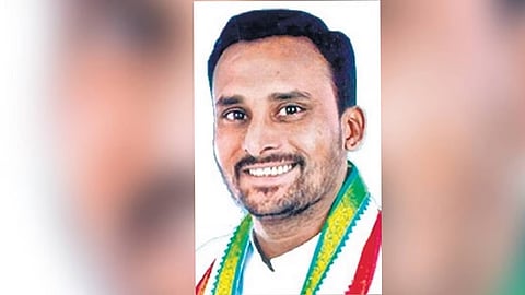 ಆಪರೇಷನ್‌ ಕಮಲಕ್ಕೆ ಯತ್ನ: 55 'ಕೈ' ನಾಯಕರ ಪಟ್ಟಿ ಇಟ್ಟುಕೊಂಡು, ದಾಳಿ ಬೆದರಿಕೆ ಹಾಕುತ್ತಿದ್ದಾರೆ; ಶಾಸಕ ಕಾಶಪ್ಪನವರ್ ಆರೋಪ