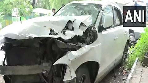 Car runs over people sleeping on footpath in Delhi; 'Drunk' driver aprehended.